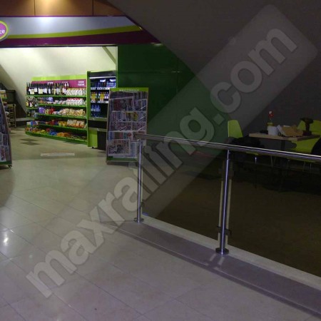 Парапети за тераси със стъкло